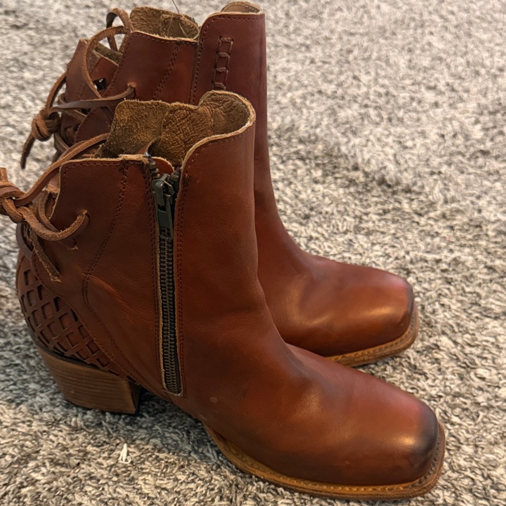 Freebird Chestnut Leather Ankle Booties